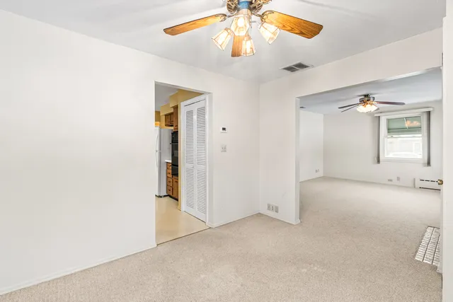 $300,000 | 17-w157 Foster Avenue, Wood Dale, IL 60191