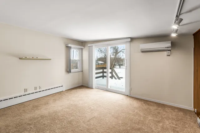 $300,000 | 17-w157 Foster Avenue, Wood Dale, IL 60191