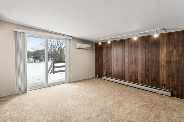 $300,000 | 17-w157 Foster Avenue, Wood Dale, IL 60191