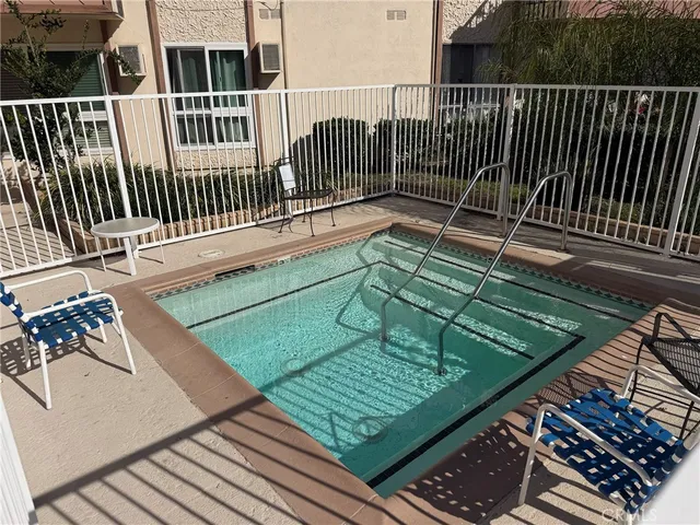 $1,800 | 5585 Pacific Coast Highway, Unit 229, Long Beach, CA 90804
