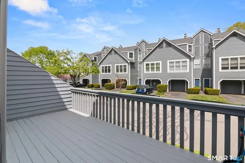 $630,000 | 121 Fawn Ridge Lane, Unit 121, Norwalk, CT 06851