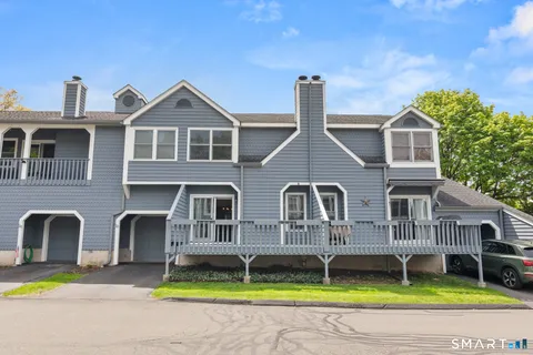 $630,000 | 121 Fawn Ridge Lane, Unit 121, Norwalk, CT 06851