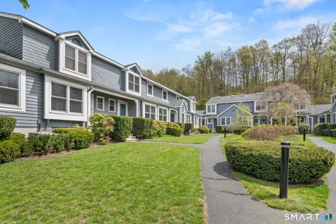 $630,000 | 121 Fawn Ridge Lane, Unit 121, Norwalk, CT 06851
