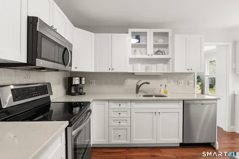 $630,000 | 121 Fawn Ridge Lane, Unit 121, Norwalk, CT 06851