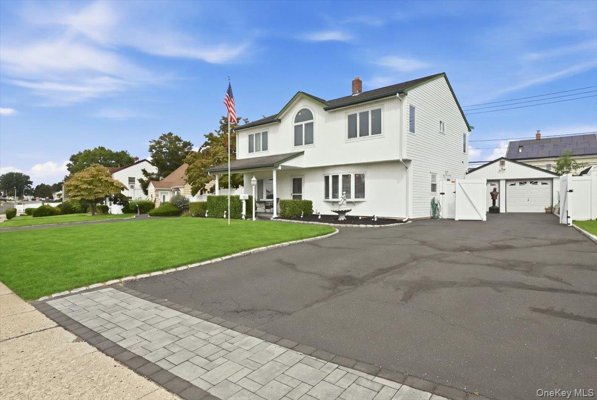 119 Periwinkle Road Levittown, NY 11756 - Photo 2 of 31 Gallery Image 2