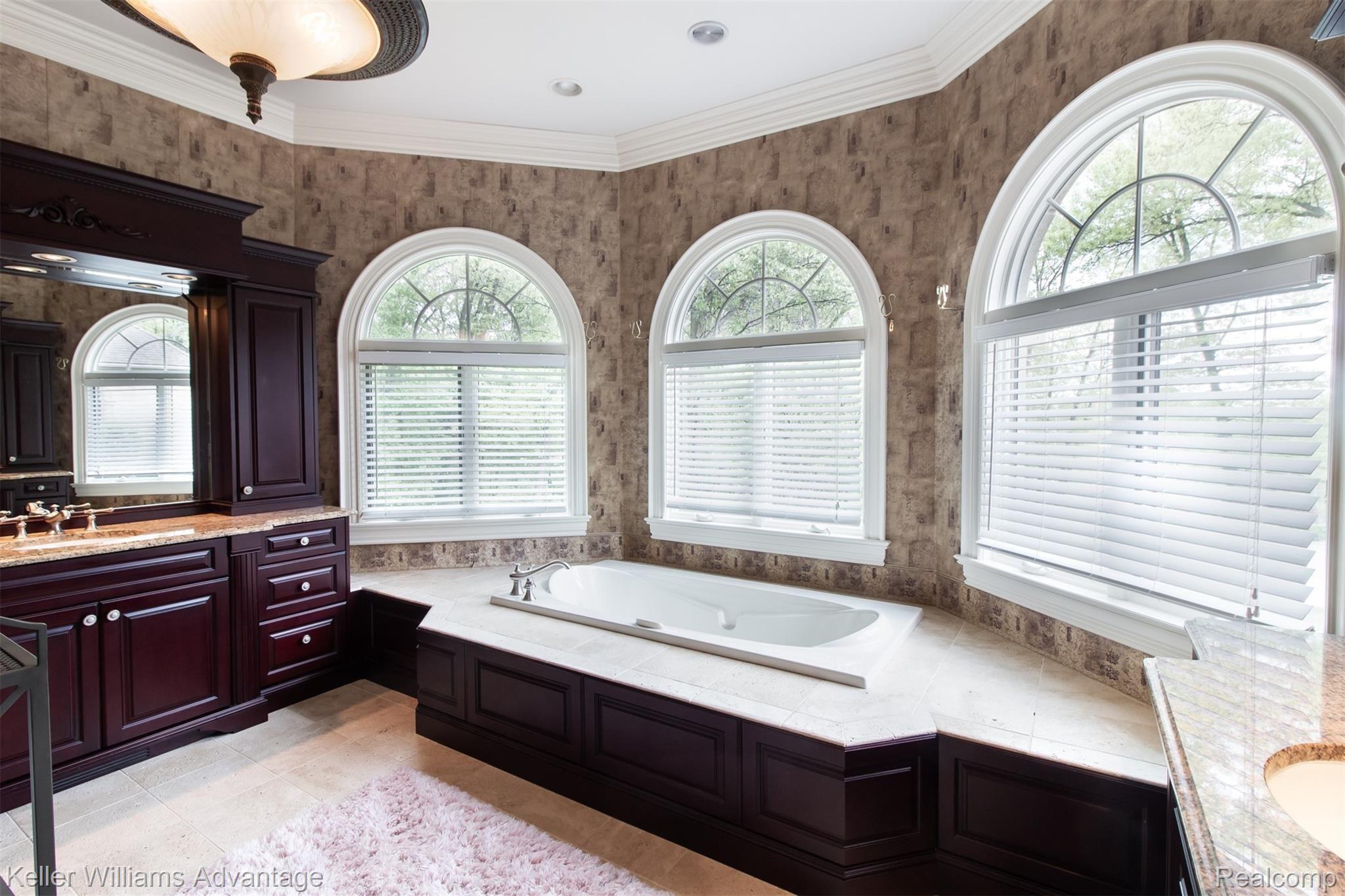5520 Oak Bluff Road Rochester, MI 48306 - Photo 30 of 60 OakBluffRd_5520_MasterBath_03.jpg
