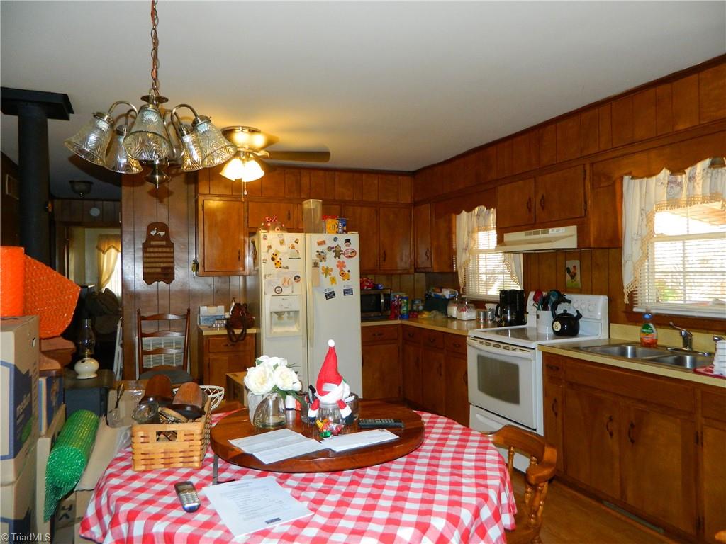 737 Hanner Road Randleman, NC 27317 - Photo 3 of 14 Gallery Image 3
