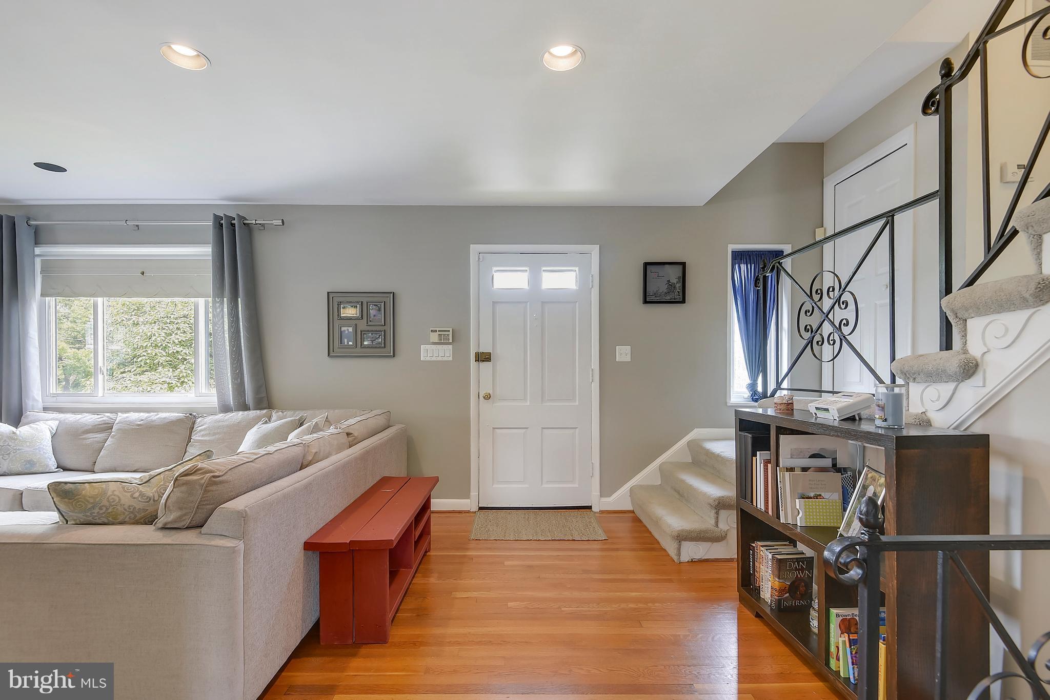 ENTRY FOYER