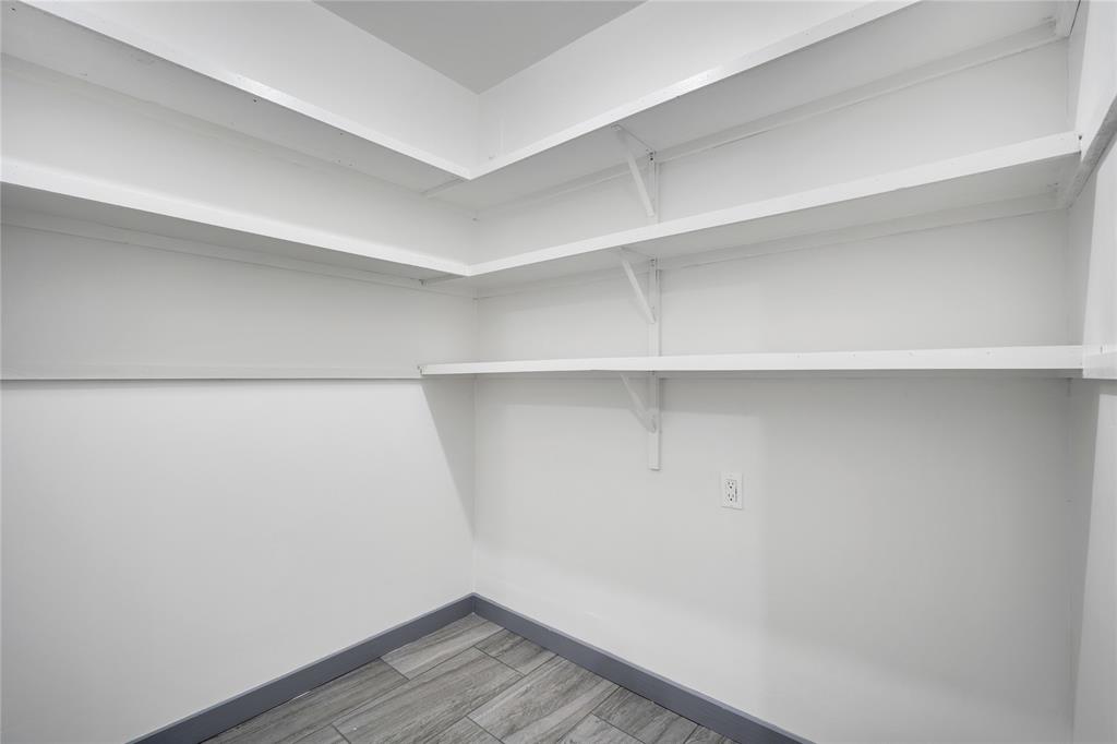 10476 County Road 313 Terrell, TX 75161 - Photo 13 of 40 a view of an empty walk in closet