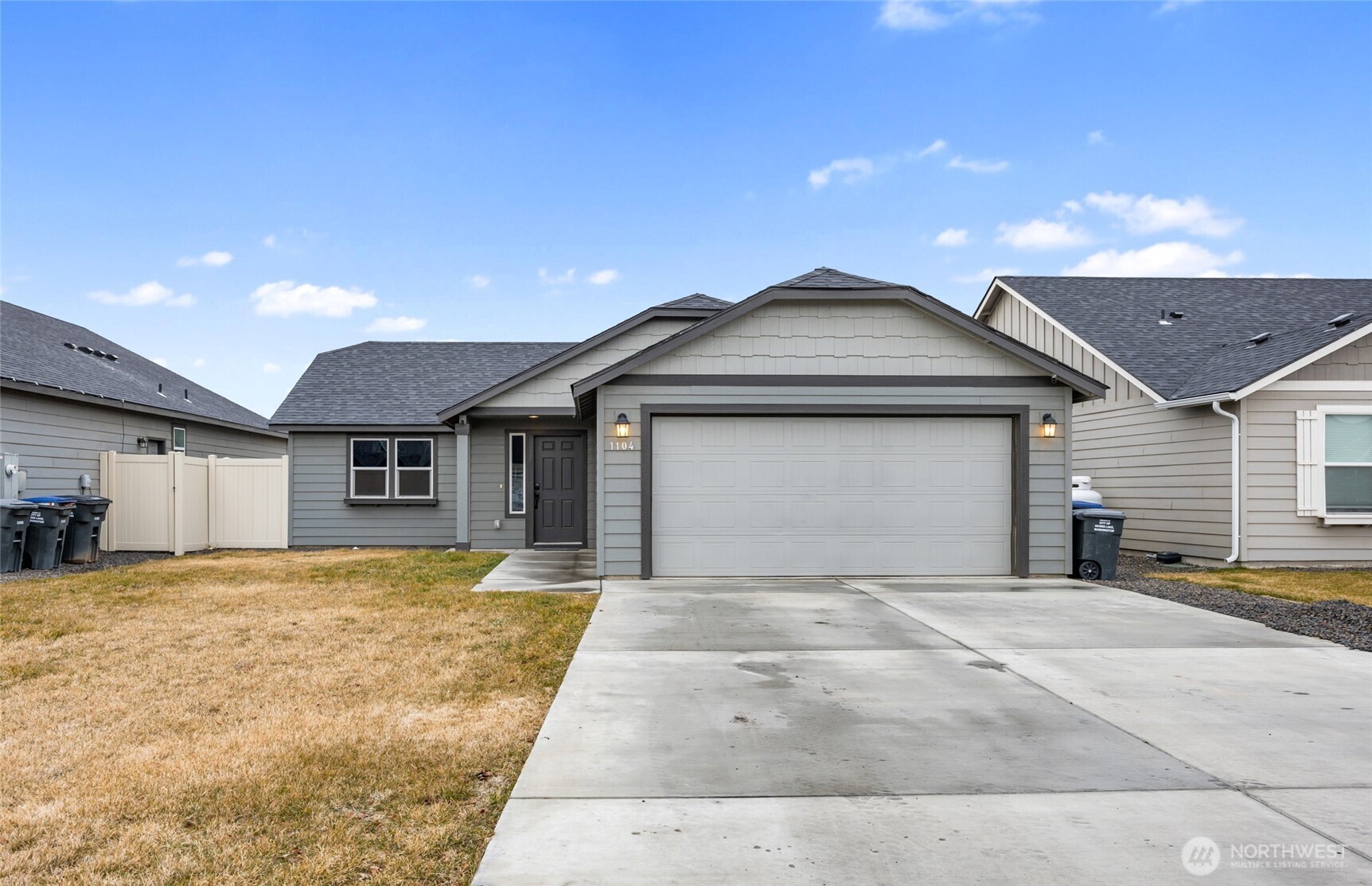 1104 West Maple Drive Moses Lake, WA 98837 - Photo 1 of 34