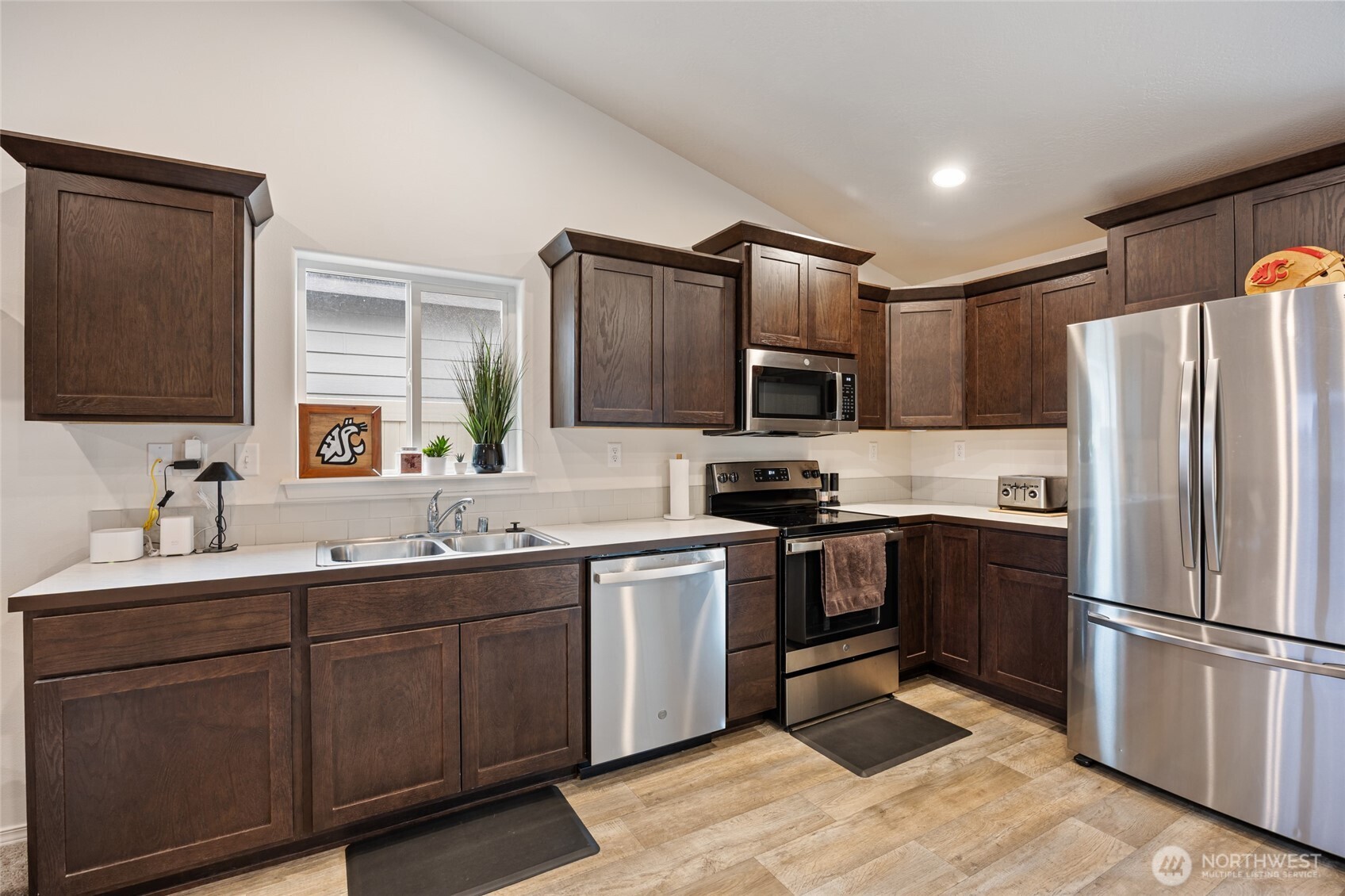 1104 West Maple Drive Moses Lake, WA 98837 - Photo 11 of 34