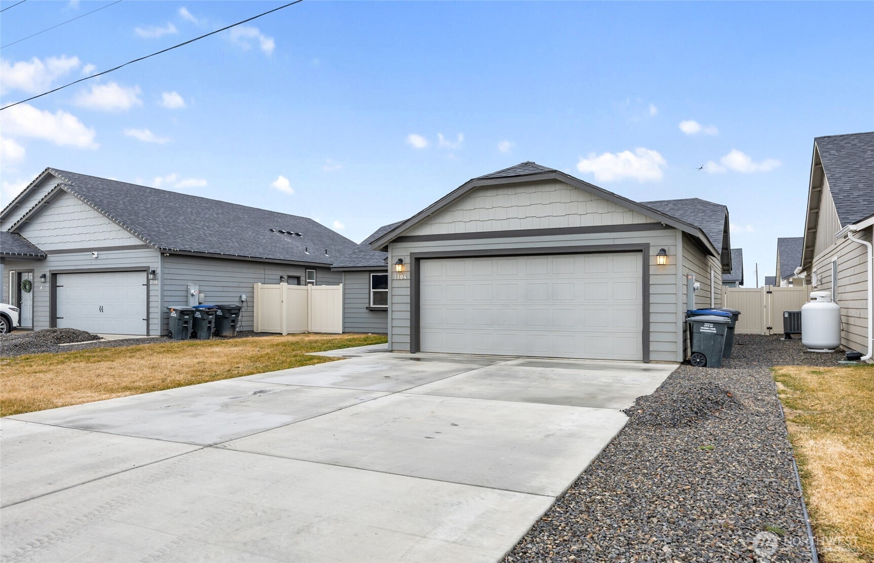 1104 West Maple Drive Moses Lake, WA 98837 - Photo 3 of 34