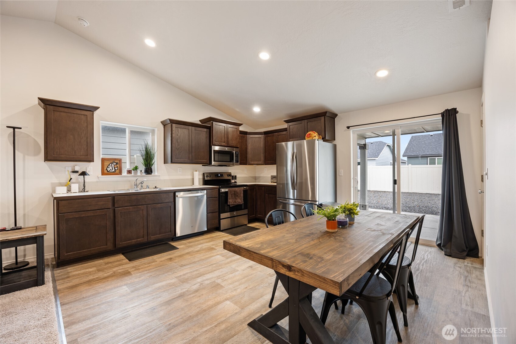 1104 West Maple Drive Moses Lake, WA 98837 - Photo 9 of 34