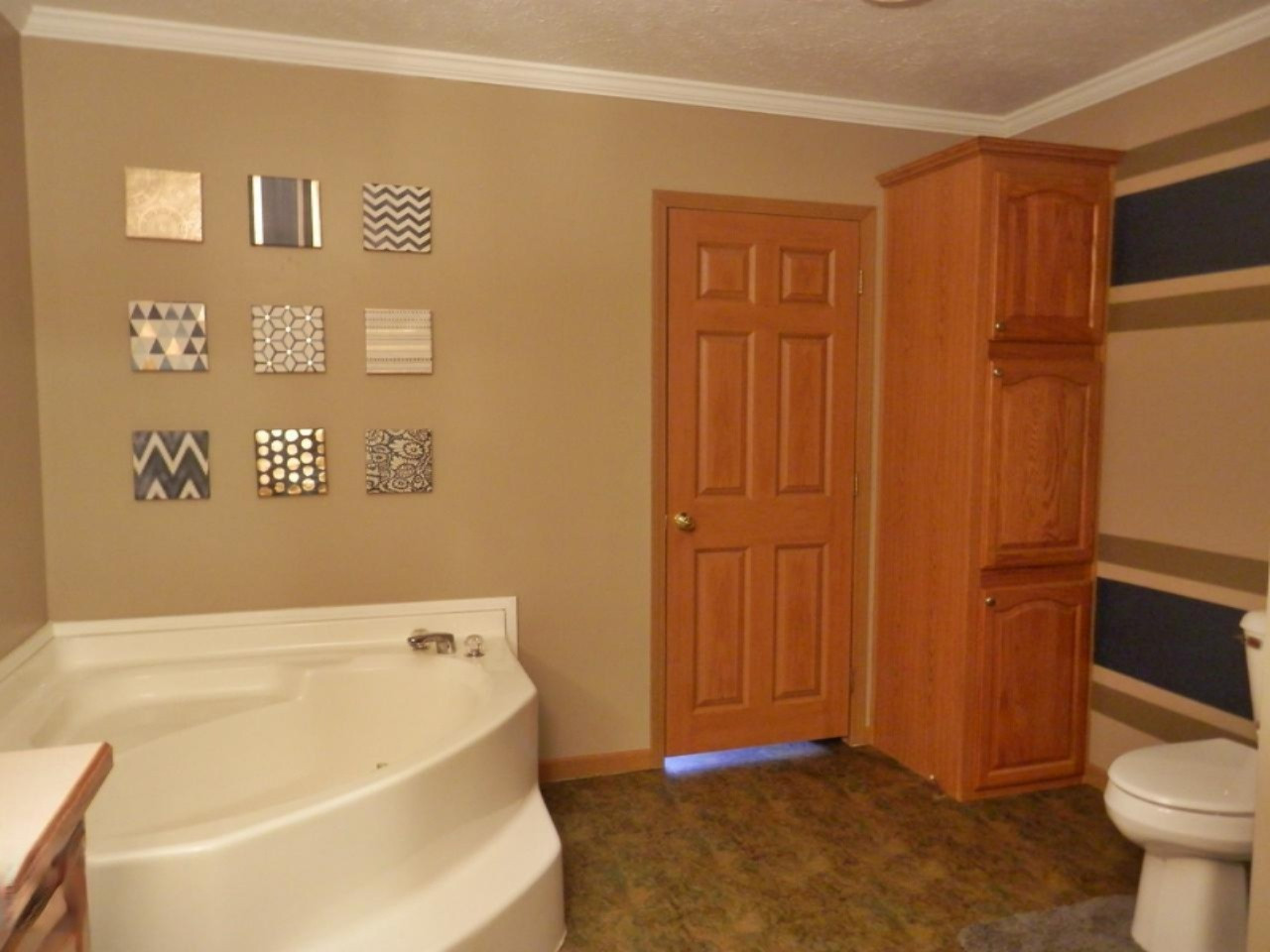 923 North Baker Road Wellston, MI 49689 - Photo 13 of 30 Master bath/garden tub