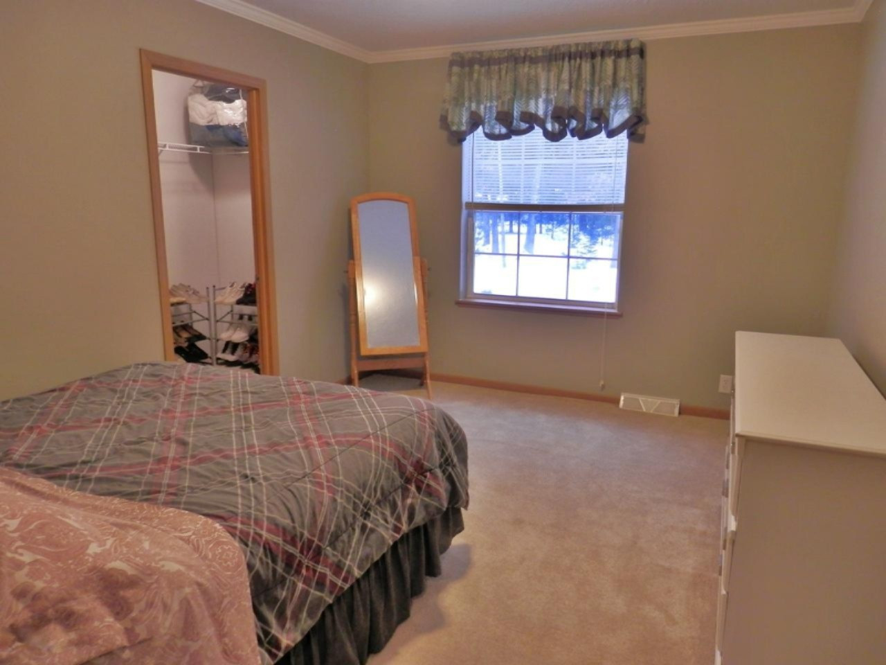 923 North Baker Road Wellston, MI 49689 - Photo 16 of 30 Third bedroom has walk-in closet