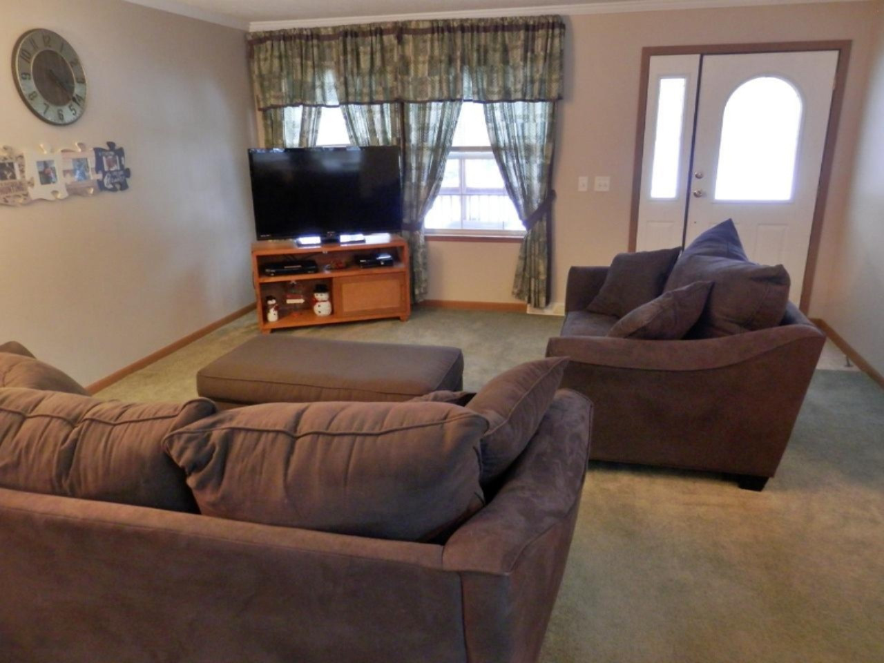 923 North Baker Road Wellston, MI 49689 - Photo 2 of 30 Living Room