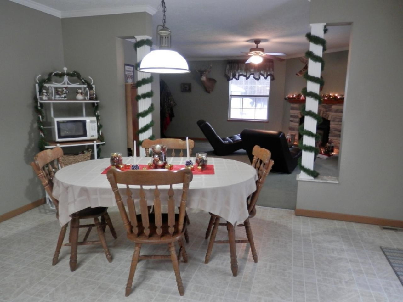 923 North Baker Road Wellston, MI 49689 - Photo 6 of 30 Eating area opens to family room