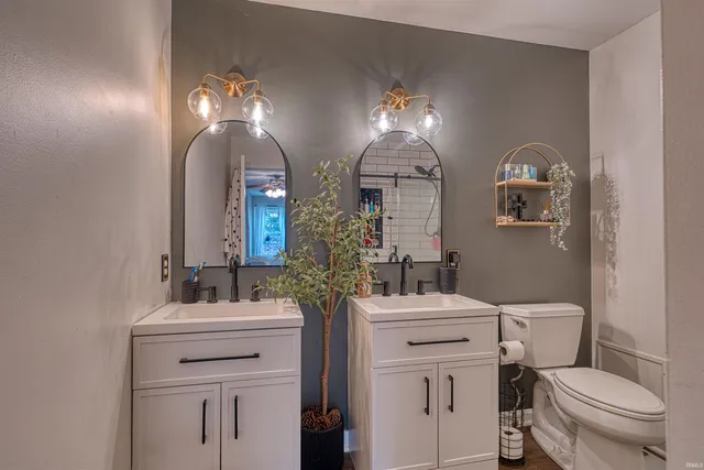 $650,000 | 424 Summerland Court, Evansville, IN 47712