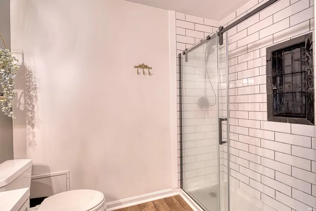 $650,000 | 424 Summerland Court, Evansville, IN 47712