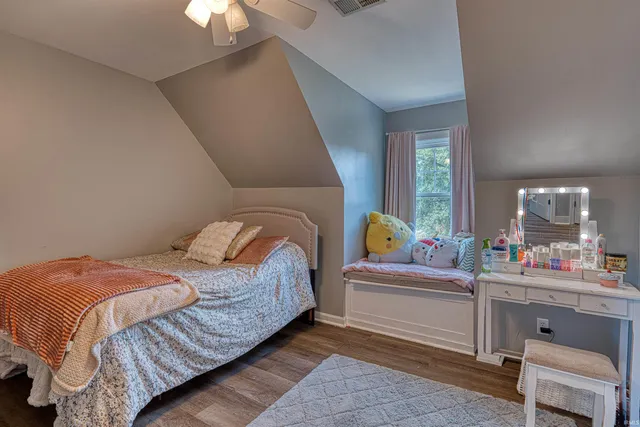 $650,000 | 424 Summerland Court, Evansville, IN 47712