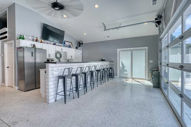 $650,000 | 424 Summerland Court, Evansville, IN 47712