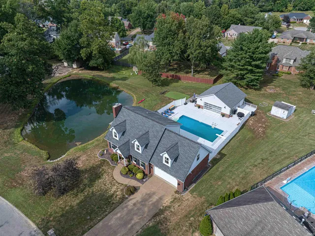 $650,000 | 424 Summerland Court, Evansville, IN 47712