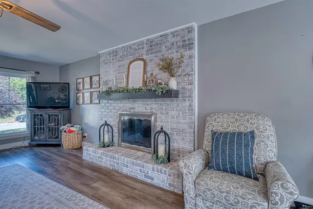 $650,000 | 424 Summerland Court, Evansville, IN 47712