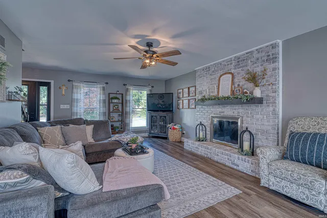 $650,000 | 424 Summerland Court, Evansville, IN 47712