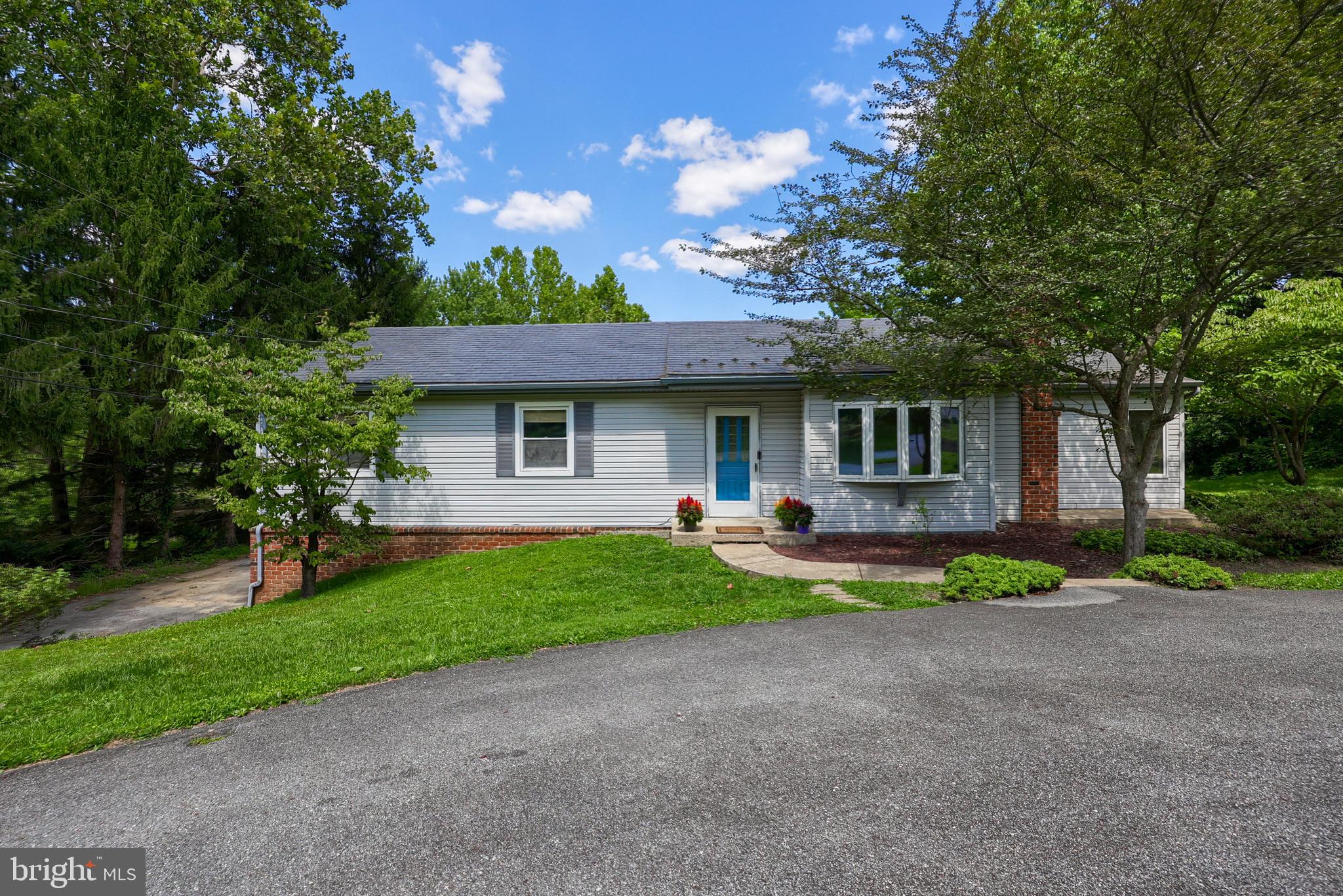 1075 Richmond Road Lancaster, PA 17603 - Photo 2 of 71 Gallery Image 2