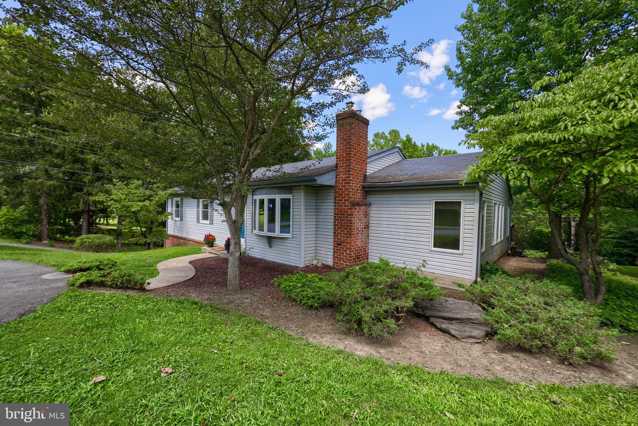 1075 Richmond Road Lancaster, PA 17603 - Photo 3 of 71 Gallery Image 3