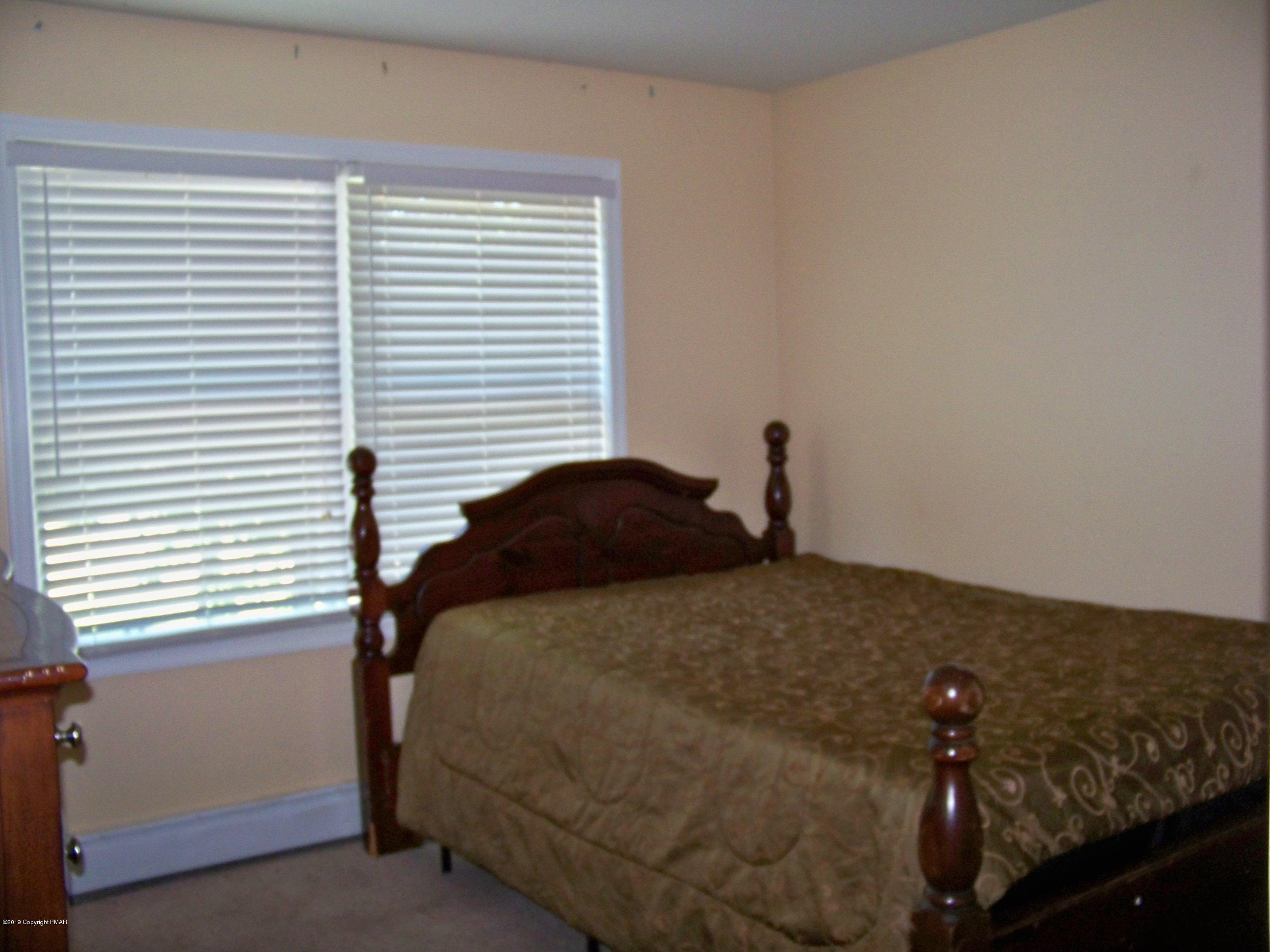 154 Totteridge Road Bushkill, PA 18324 - Photo 17 of 29 Bedroom 2
