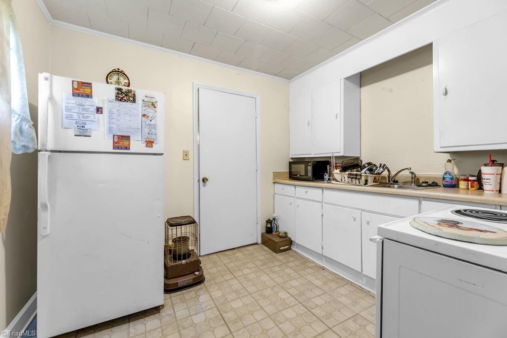 2717 Central Avenue High Point, NC 27260 - Photo 16 of 30