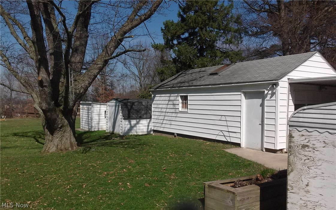 1661 Faye Road Akron, OH 44306 - Photo 14 of 15
