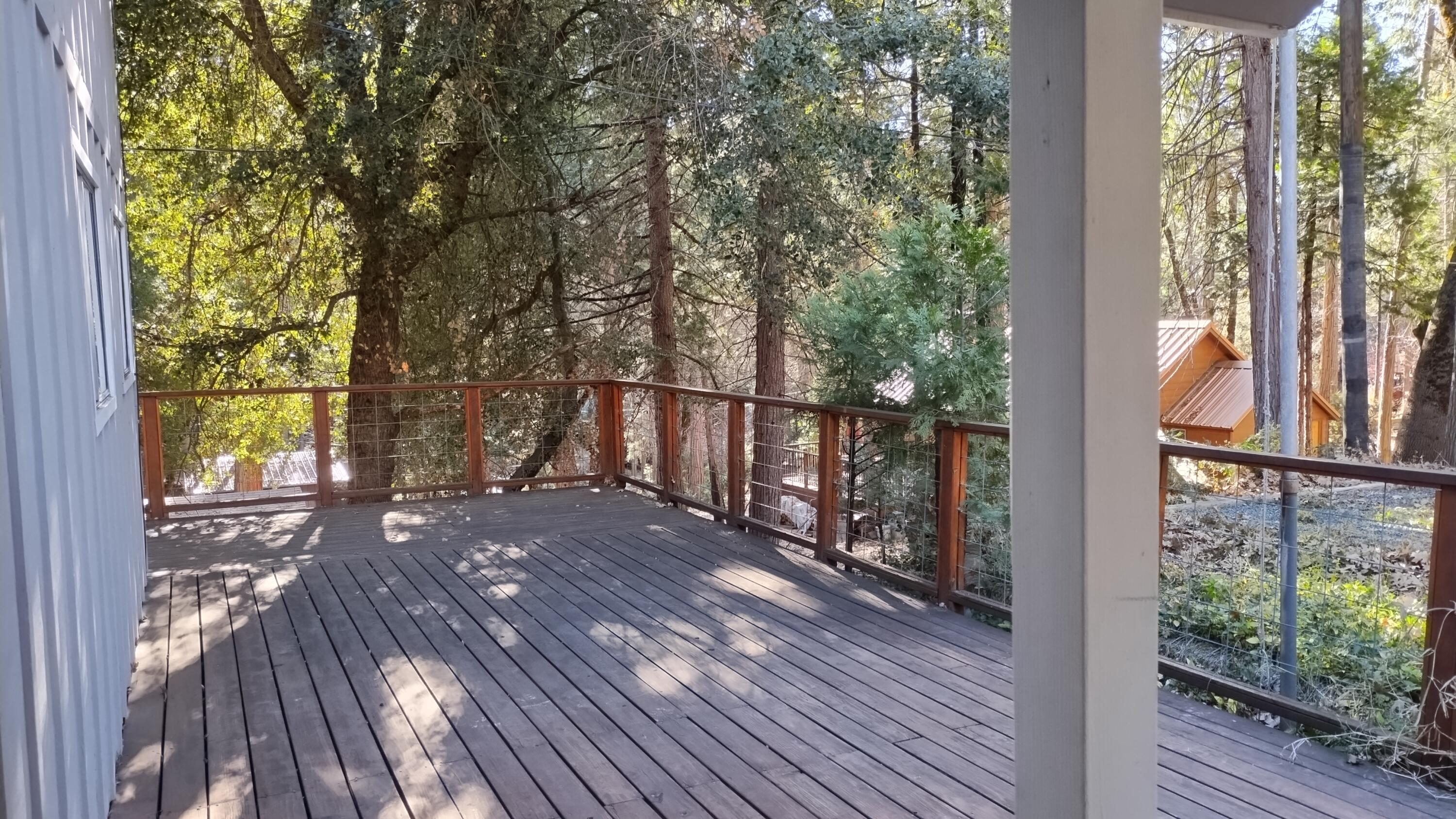 594 Loop Drive Springville, CA 93265 - Photo 49 of 68 49-Front deck from front door