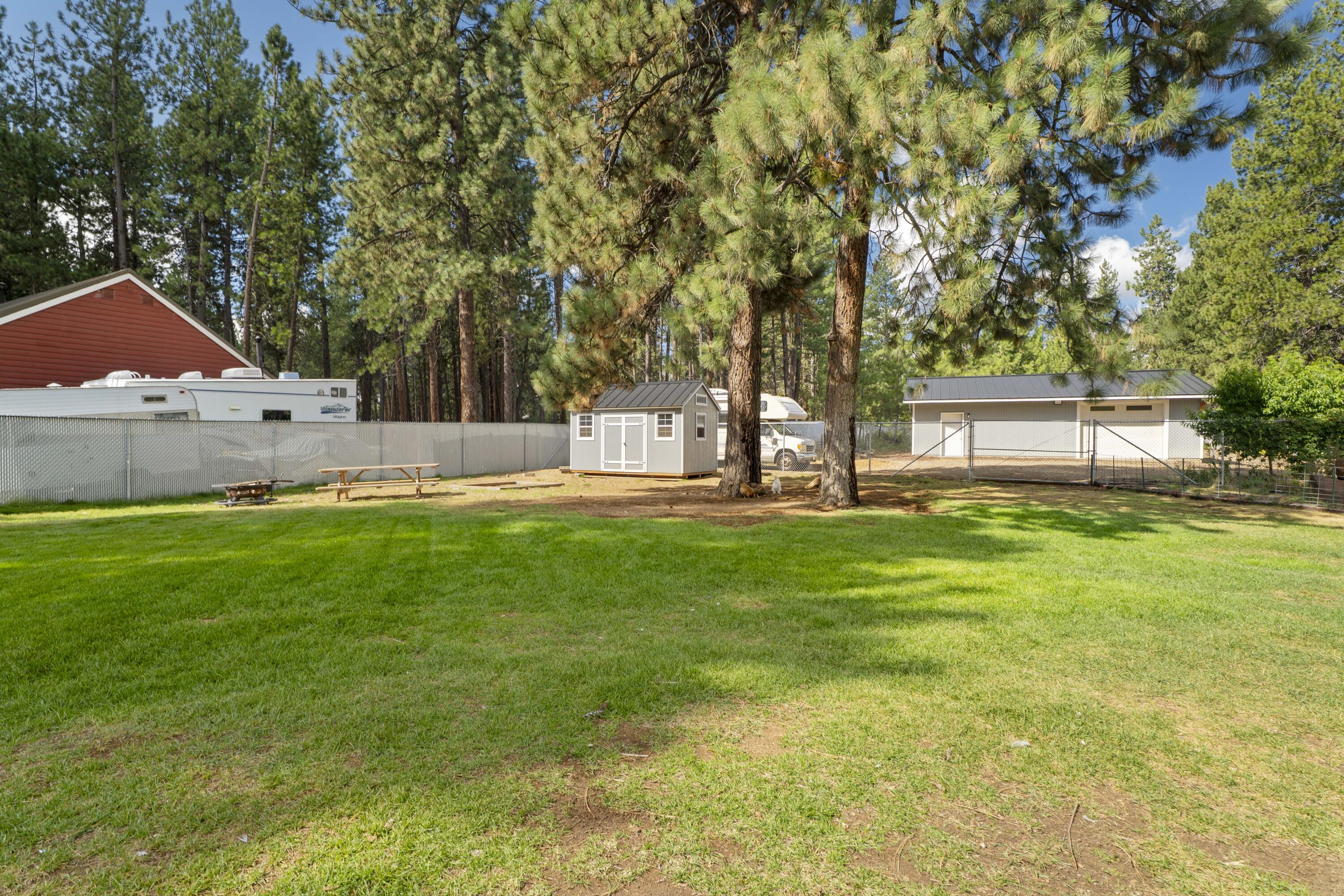 59773 Cheyenne Road Bend, OR 97702 - Photo 33 of 46 44-Exterior