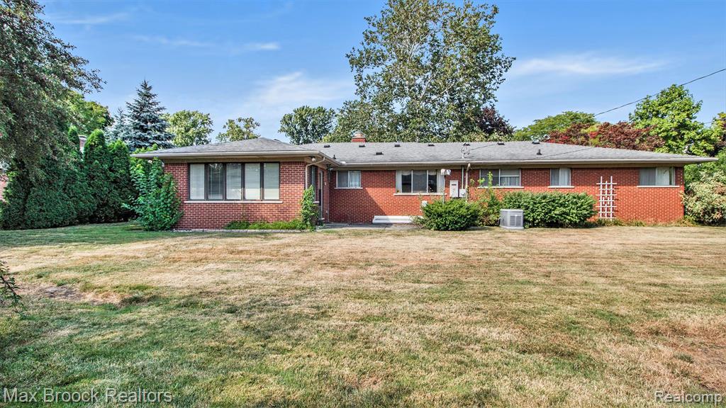 21 Willison Road Grosse Pointe Shores, MI 48236 - Photo 33 of 35