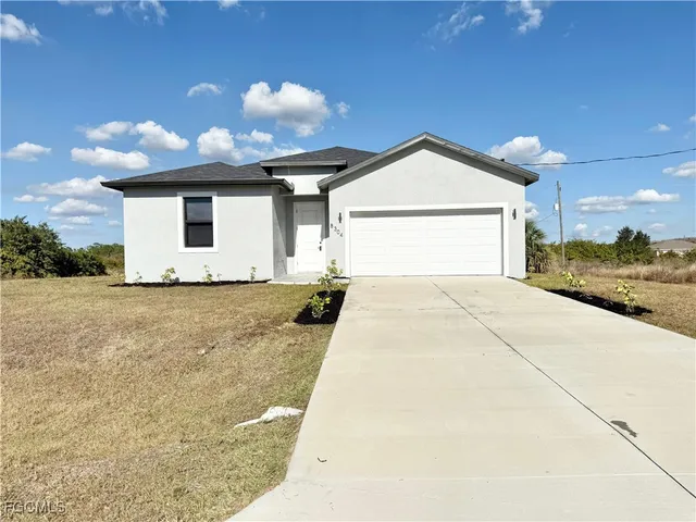 $304,500 | 8304 Lena Court, LaBelle, FL 33935