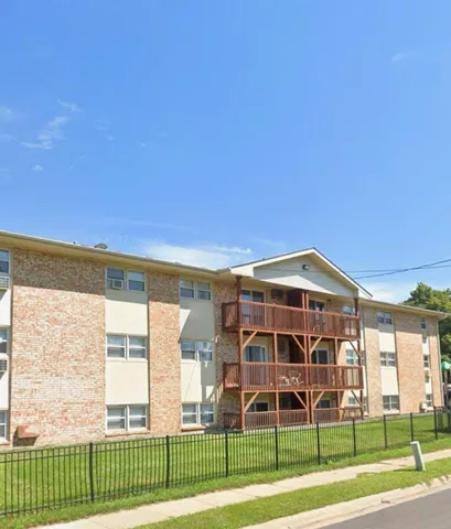 $950 | 3201 Gilbert Avenue, Rockford, IL 61101