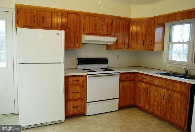 13020 Prices Distillery Road Clarksburg, MD 20871 - Photo 4 of 29 Kitchen