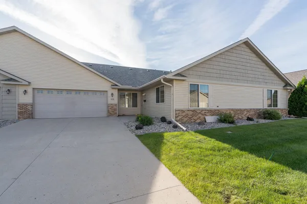 $305,000 | 109 Palmer Path, Mankato, MN 56001
