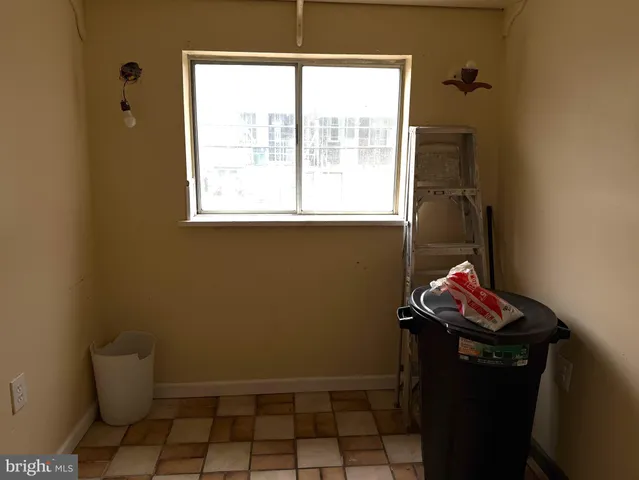 $1,300 | 2553 Carroll Street, Philadelphia, PA 19142