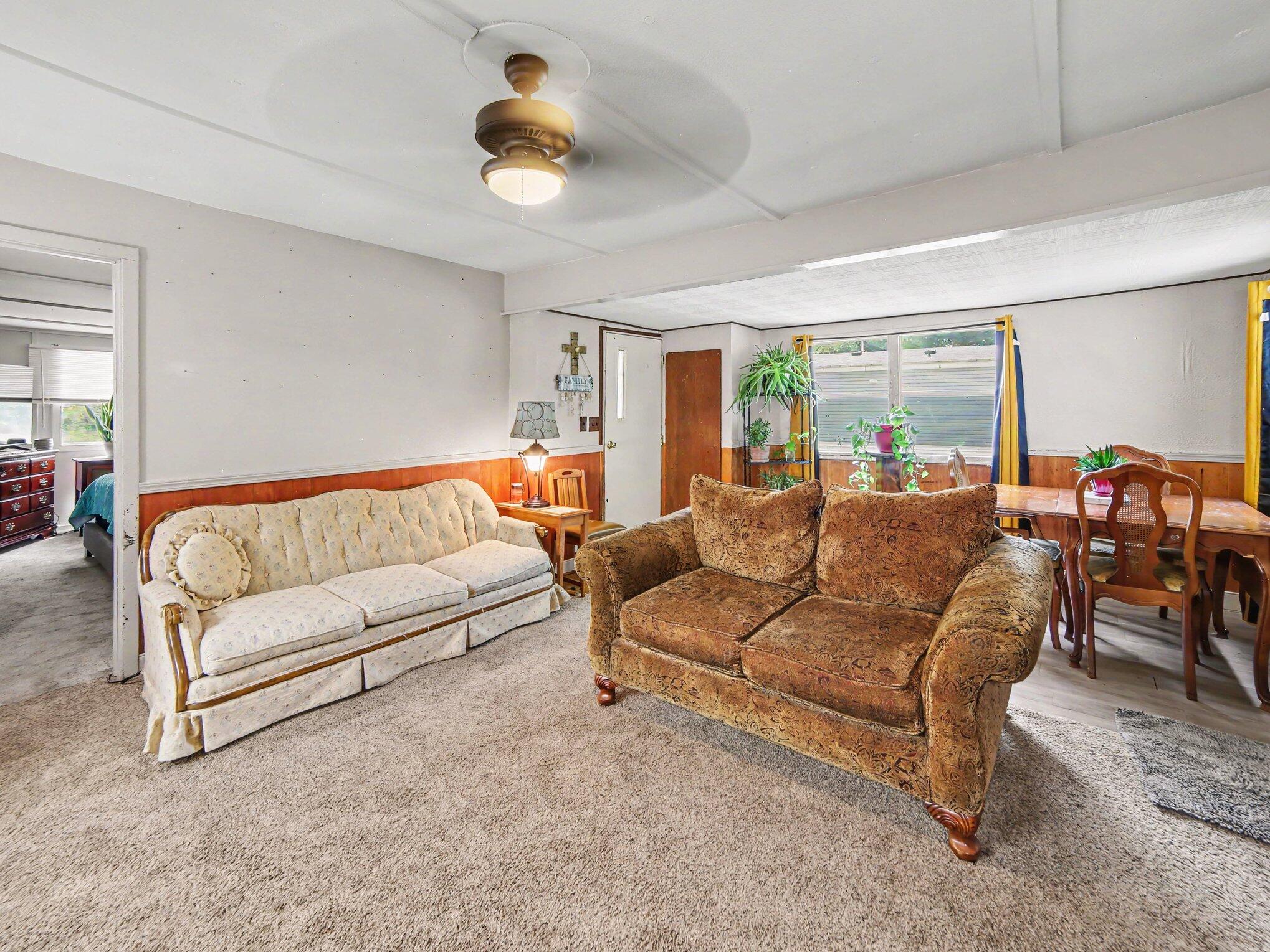5648 West Johnson Road Ludington, MI 49431 - Photo 8 of 22 Living room