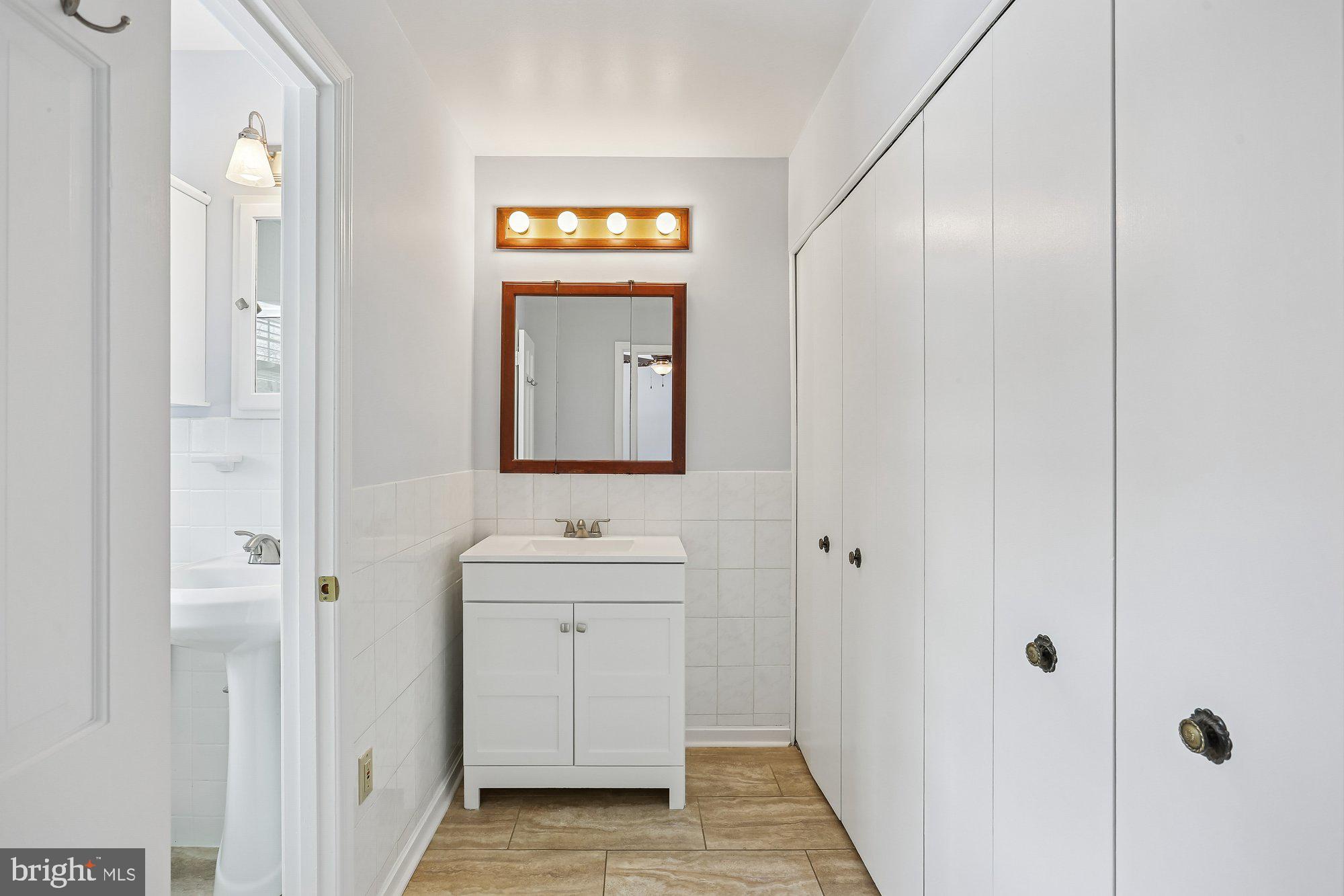 513 Beaumont Road Silver Spring, MD 20904 - Photo 17 of 58 Primary Bath