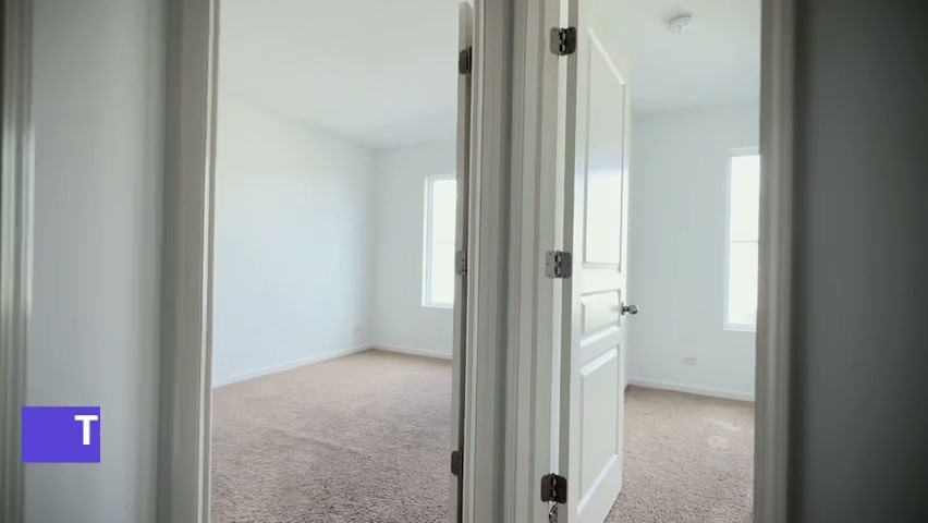 1192 Alta Vista Drive, Unit 1192 Pingree Grove, IL 60140 - Photo 6 of 8 a view of a bathroom