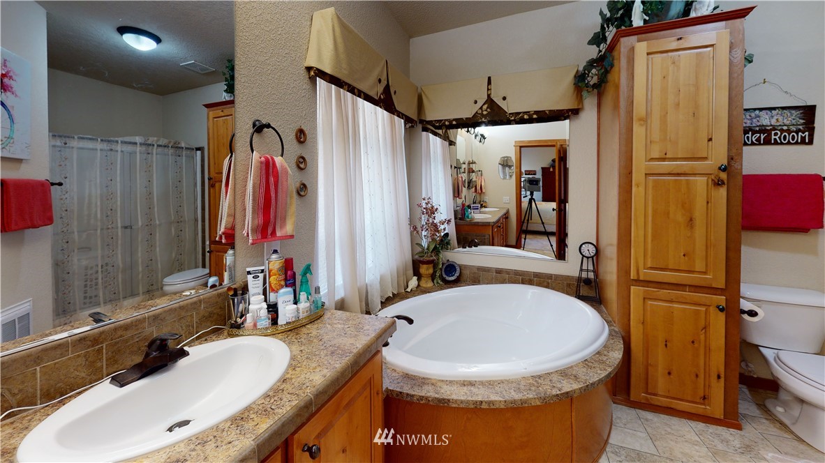 90 Golden Road Oroville, WA 98844 - Photo 13 of 40 Gallery Image 13