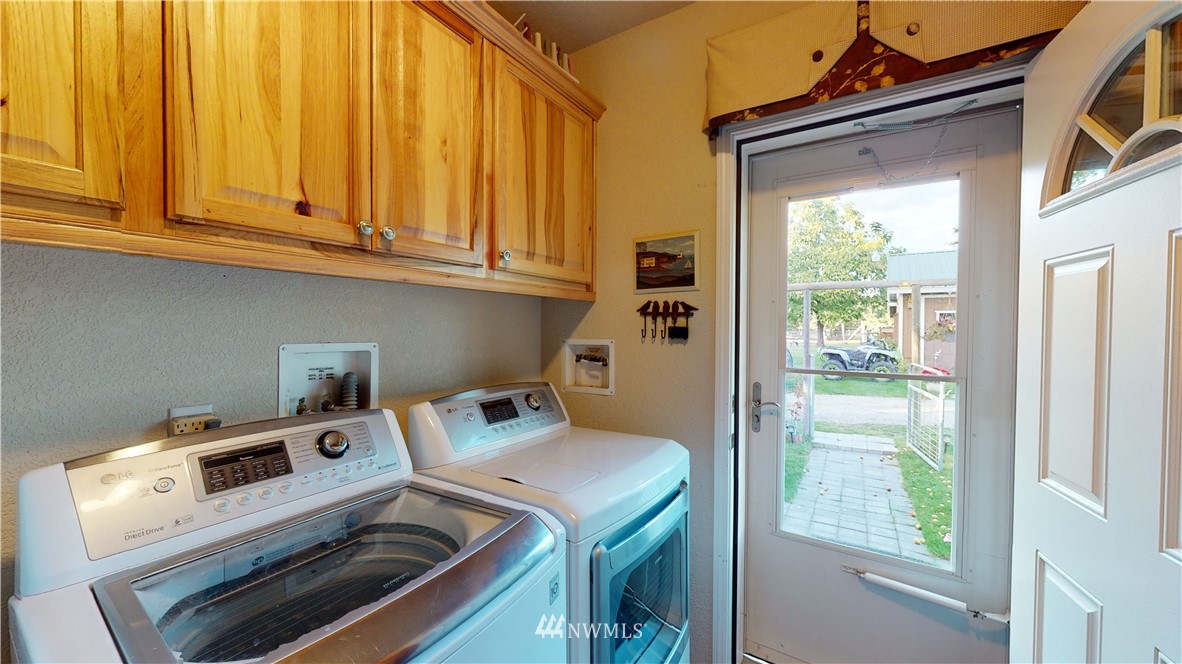 90 Golden Road Oroville, WA 98844 - Photo 20 of 40 Gallery Image 20