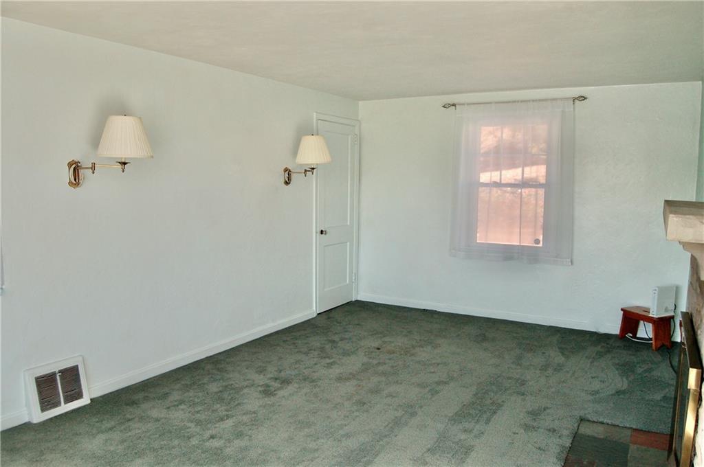 589 Thompson Run Road Pittsburgh, PA 15237 - Photo 3 of 24 Gallery Image 3