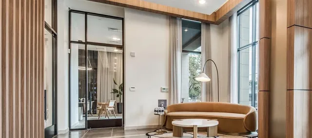 $1,985 | 2929 Oak Lawn Avenue, Unit 638, Dallas, TX 75219