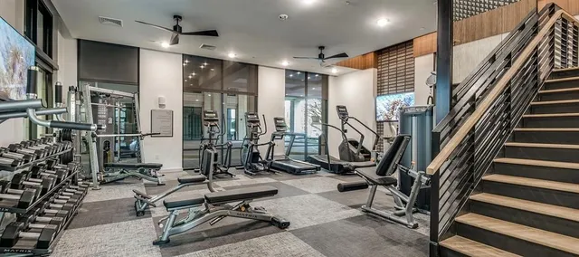 $1,985 | 2929 Oak Lawn Avenue, Unit 638, Dallas, TX 75219