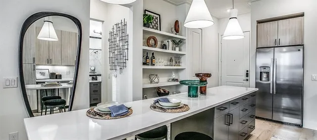 $1,985 | 2929 Oak Lawn Avenue, Unit 638, Dallas, TX 75219